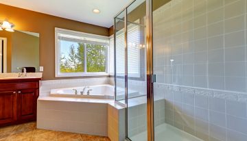 Advantages of Installing Sliding Shower Screens in The Bathrooms